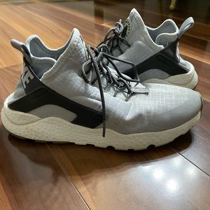 Womens gray Huarache NIKE sneakers